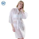Non Woven Black White Disposable Gown PP Material Anti-Static Waterproof