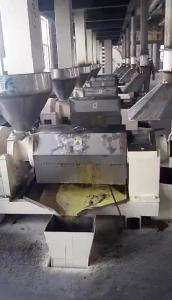 China 1-2tons Carbon Steel Peanut Butter Oil Seed Press Machine Expeller wholesale