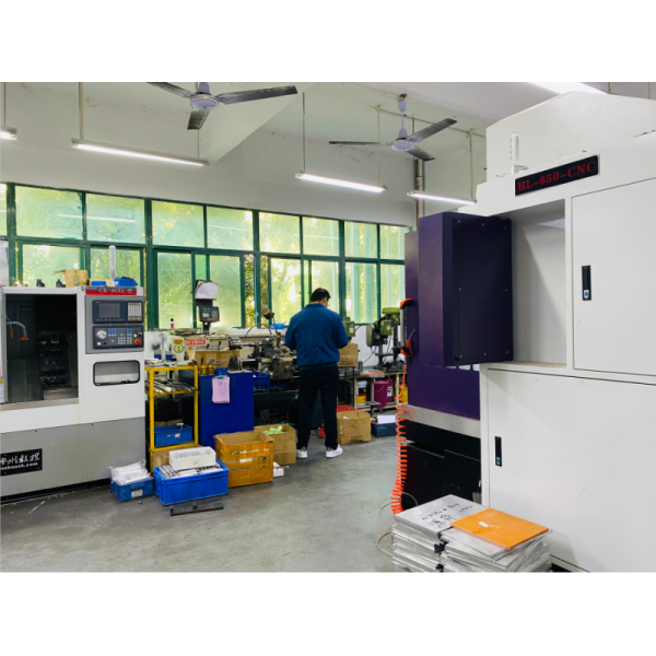 Silicon Dispenser Machine One Component Glue Machine with Engine Core for Chemical Application Wood Case Packaging