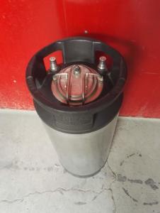 China used/second hand 5gallon ball lock keg , with rubber handle, for home brew wholesale