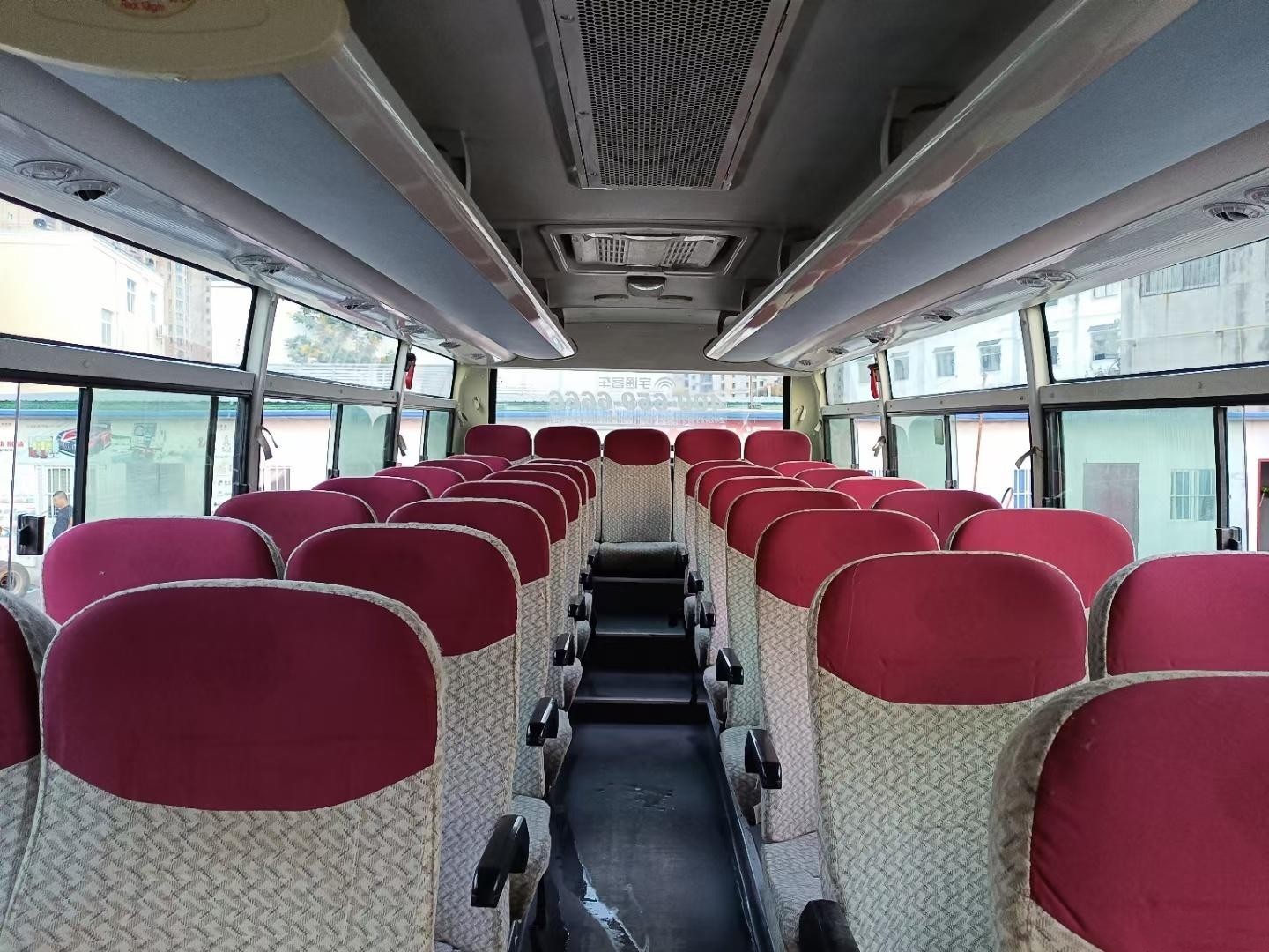 ZK6792D 2nd Hand Yutong Bus Tour Coach 35seats Front Engine Diesel Engine
