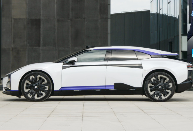 Hiphi Z 2023 5-seater version pure electric medium and large car 4 Door 5 seatsSedan