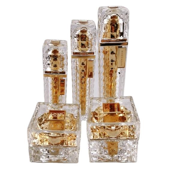 Pull-Ring Sealing Type Golden Yellow Acrylic Bottles with Press Pump 30ml 50ml
