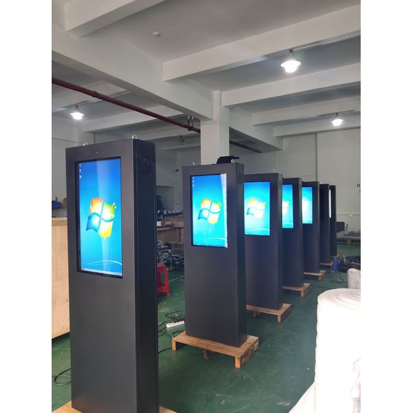 32-inch floor-standing digital high-definition large screen vertical Outdoor Electronic Billboard