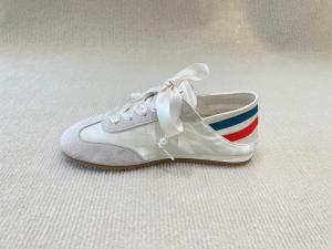 China Women comfort and flat sneakers with color bar and lace up running shoes wholesale
