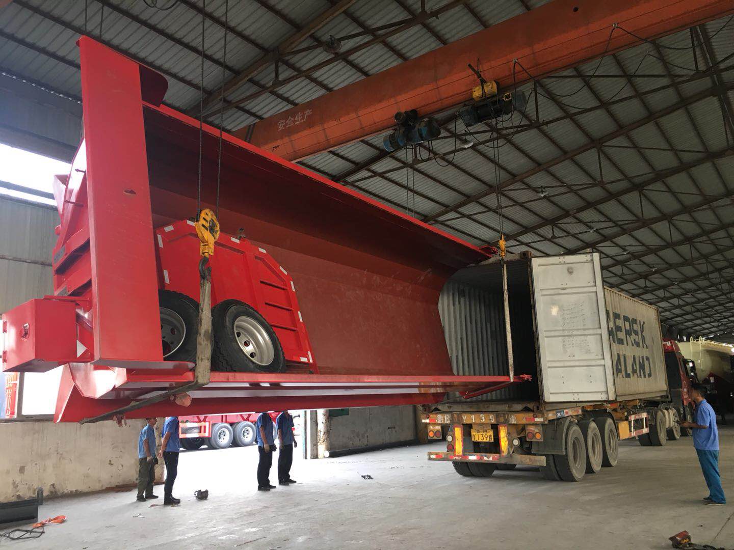 3 Axles 90 Tons Dump Semi-Trailer with Durable Double Coin Steel Construction