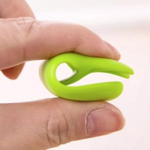 China cute design amazon eco-friendly Silicone Cup Hanging Tool Gift Coffee Tea Spoon Holder Food Grade Silicone Rabbit Tea Bag holder wholesale