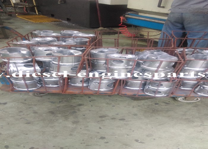 Integral Dt466 Diesel Engine Piston For Automobile And Industrial AppliCaterions