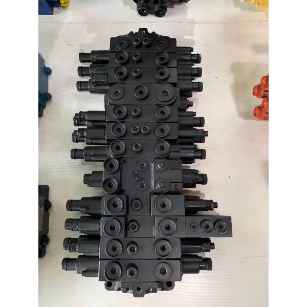 Precision Komatsu 6D102 Diesel Fuel Pump 6736-71-1131 Engine Injector Component Machinery
