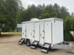 Portable 3 Station Shower Toilet Trailers Customized Mobile Outdoor Modern
