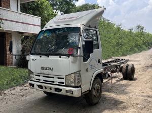 China 4x2 Euro 4 Used Medium Duty Trucks Left Hand Drive Japanese Used Trucks wholesale