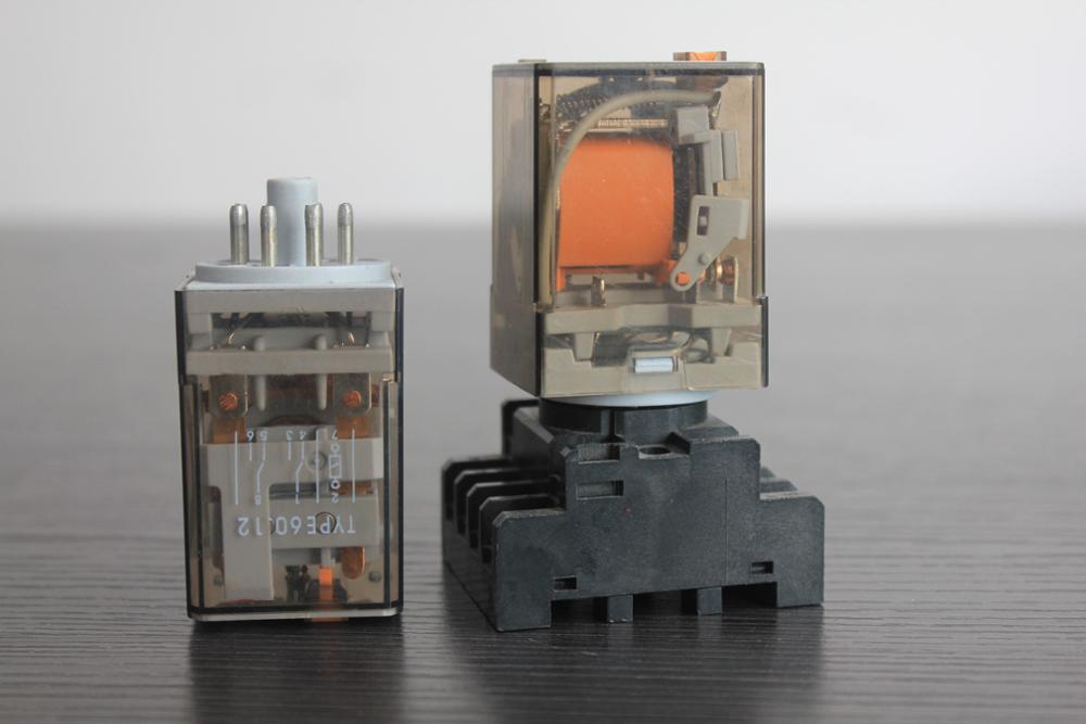 60.12 10A 12V 220VAC dpdt power protection relay