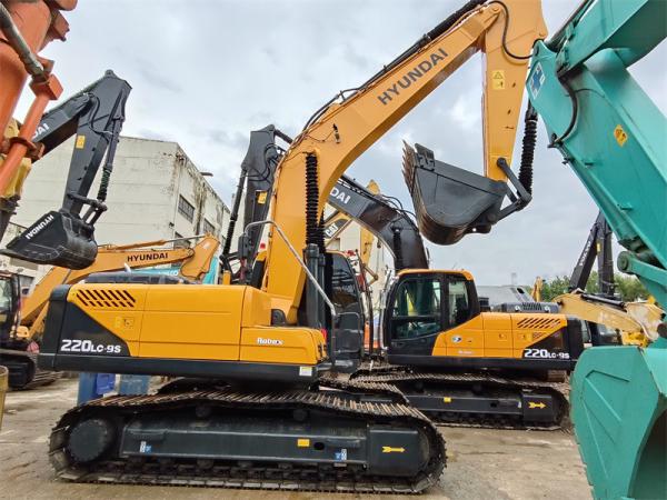 Good Condition Used Hyundai Excavator 220LC-9S 136KW Engine Power 22100kg