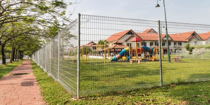 ISO SGS Double Circle 50x200mm Welded Wire Mesh Fence