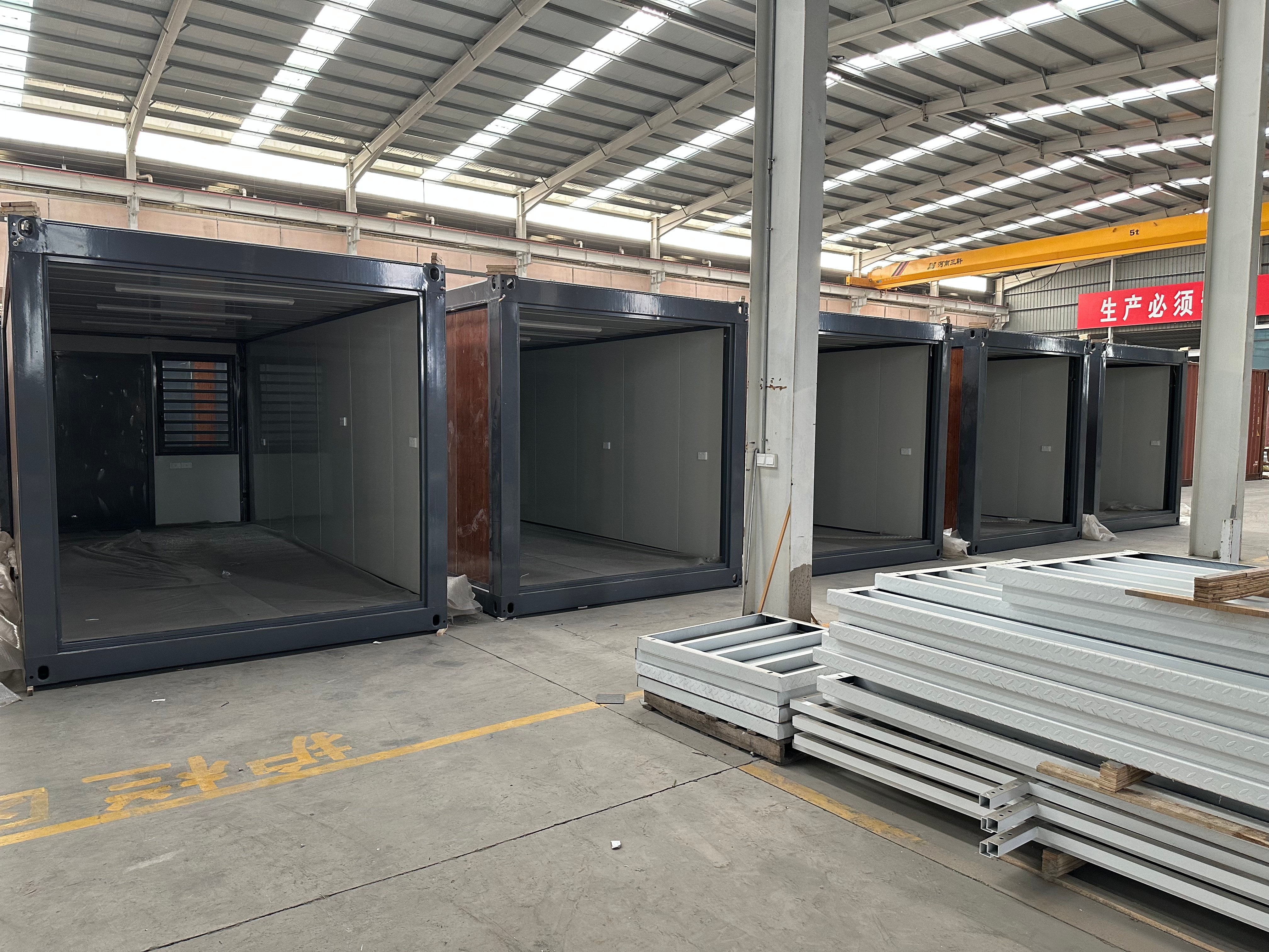 Sandwich Panel Modern Folding Prefabricated House Container House with 70% Construction Time Saving