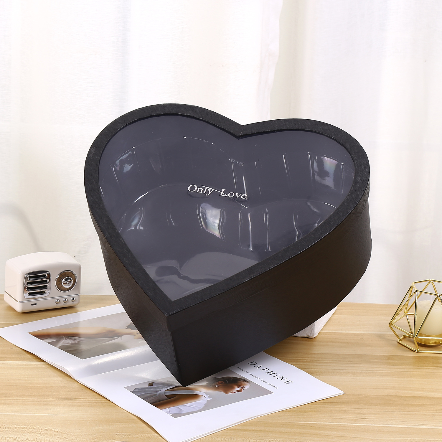 Custom Heart-shaped Rose Packaging Transparent Cover for Luxury Mothers Day Gift Boxes