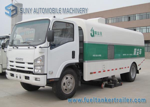 Quality Dust Sunction Isuzu Sanitation Truck , 6 Wheels 4 X 2  3500KG Road Cleaning Truck for sale