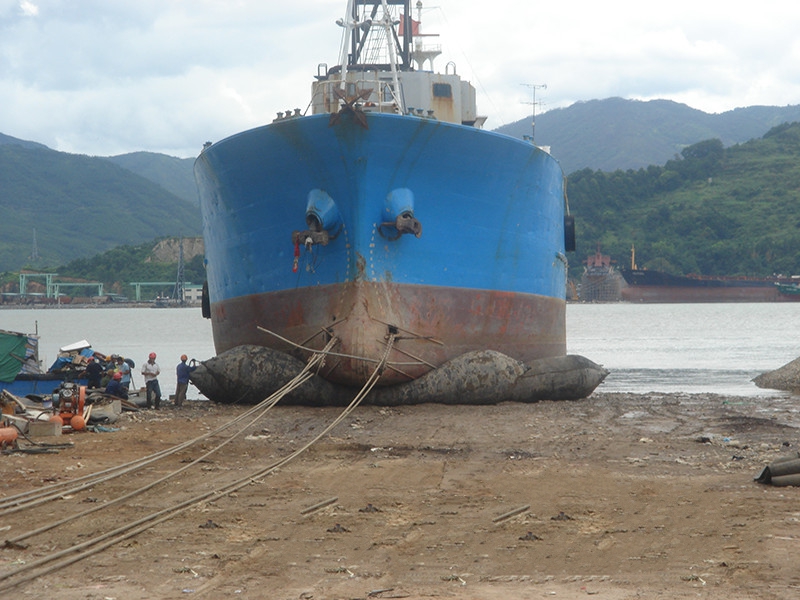 Natural Rubber 1.5*8m 4-12 Layers Marine Rubber Airbag Boat Launching