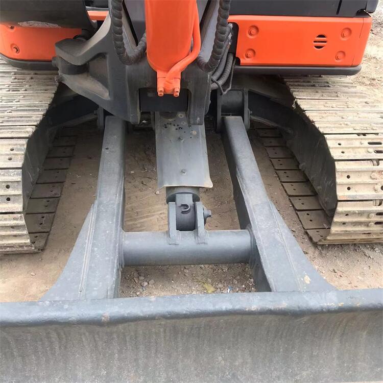 Japan Original ZX65 Mini Excavator 6T Hydraulic Crawler Machine with 3350 Working Hours