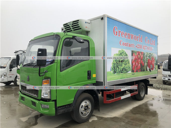 Sinotruk HOWO 5 Tons Refrigerated Truck Vegetable Ice Cream Transport Freezer Truck