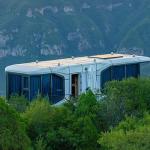 Modern Space Capsule Container House with Intelligent System and Green Houses