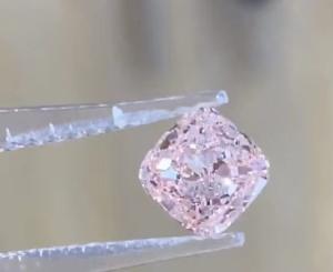 China VVS2 Lab Grown Baby Pink Diamonds Fancy Intense Pink Cushion Loose Diamond wholesale