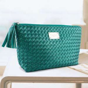 China Large Water-Resistant Toiletry And Makeup Pouch For Women With Zipper Closure wholesale