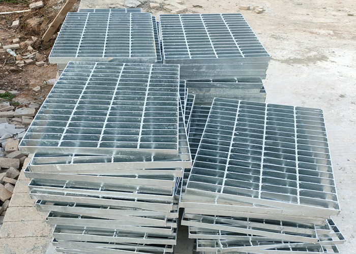 4mm Thick Outdoor Steel Grating Plate Hot Dip Galvanized High Zinc Coating