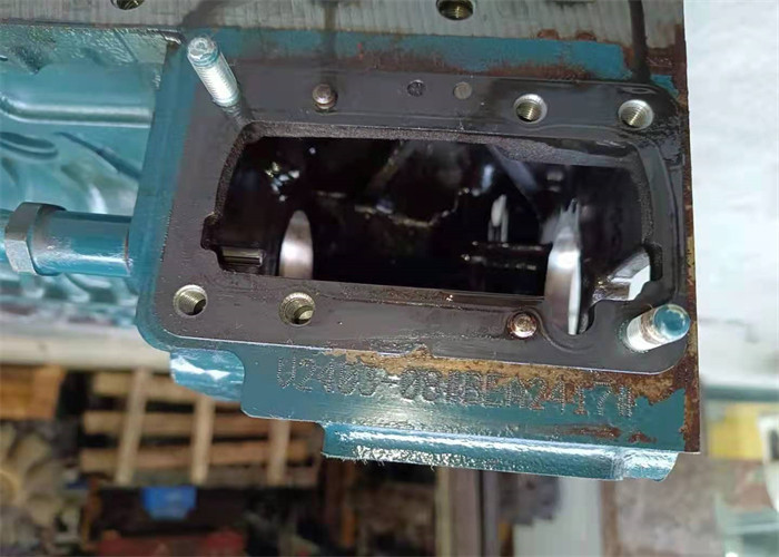 V2403T C2.4 Diesel Used Engine Blocks For Excavator E307 Water Cooling