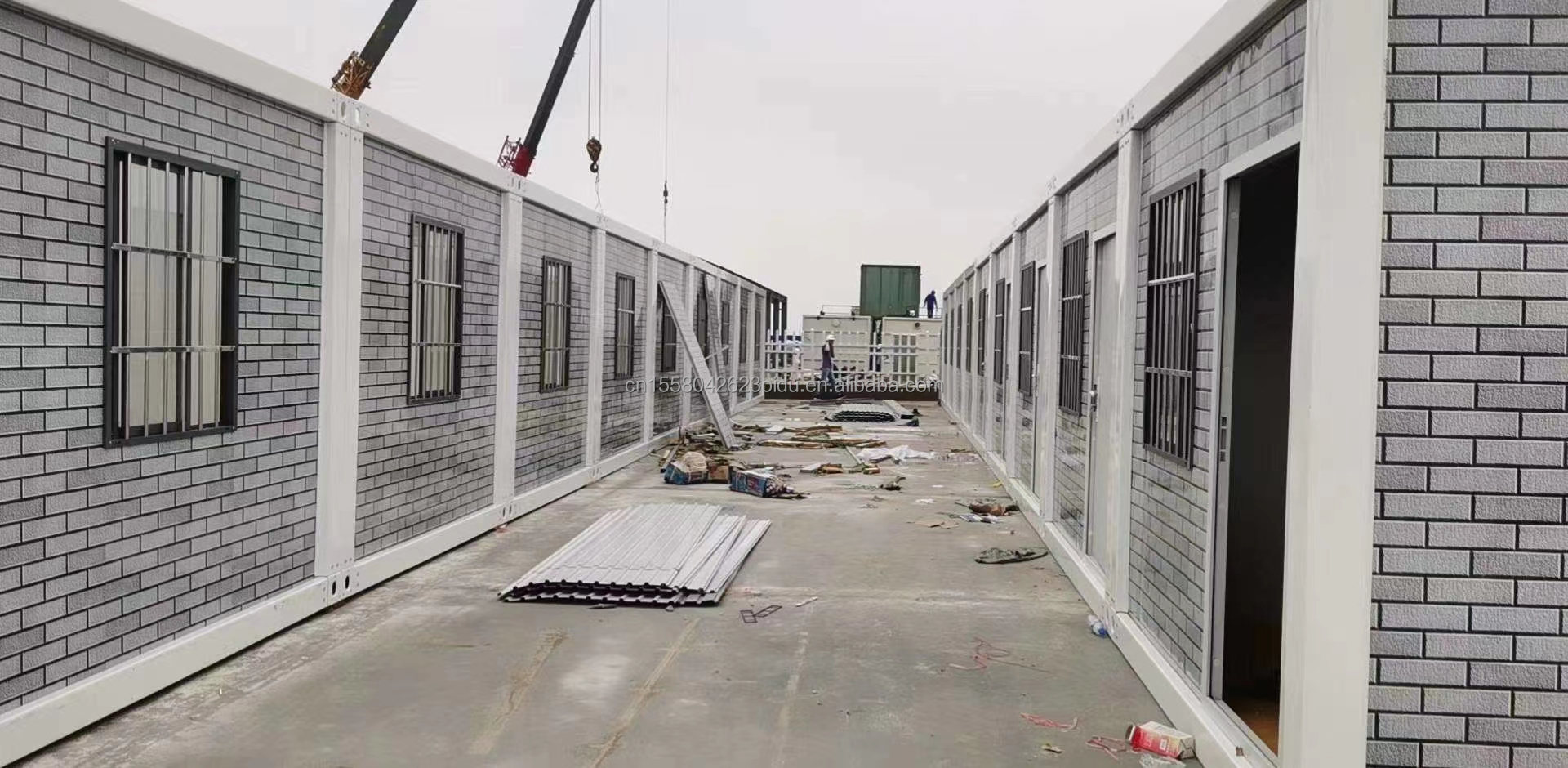 Modern Design 20ft Container Mobile House for Temporary Construction Site Migrant Workers' Living Quarters Solution