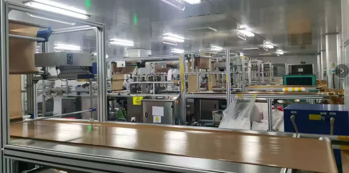PLC Stable Cosmetic Packaging Equipment , Multifunctional Hair Film Making Machine