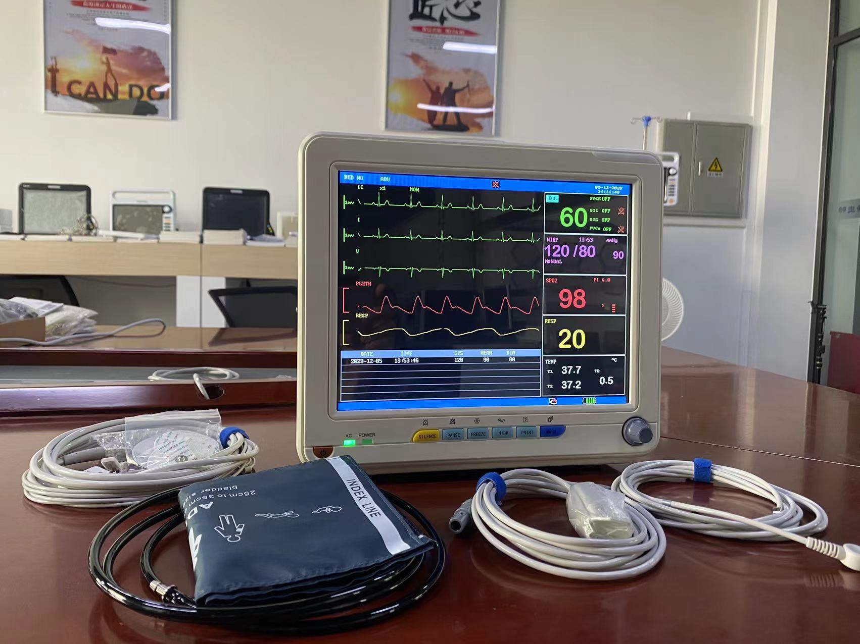 Off White Color Portable Vital Signs Monitor With ECG SPO2 NIBP And Temp Measurement
