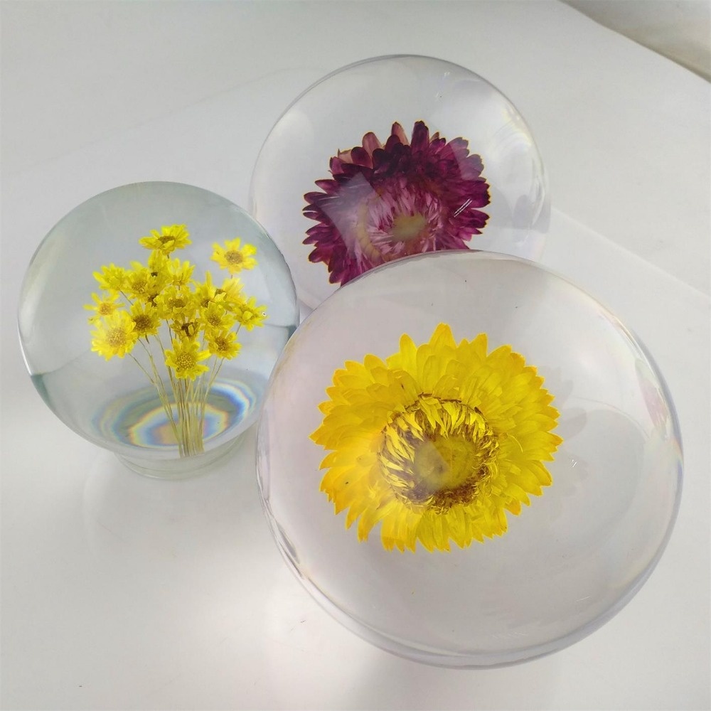 Crafts Wholesale Home Decoration Paper Weight Clear Acrylic Ball Resin Paperweight Hydrangea Flower Inside Acrylic Resin Balls