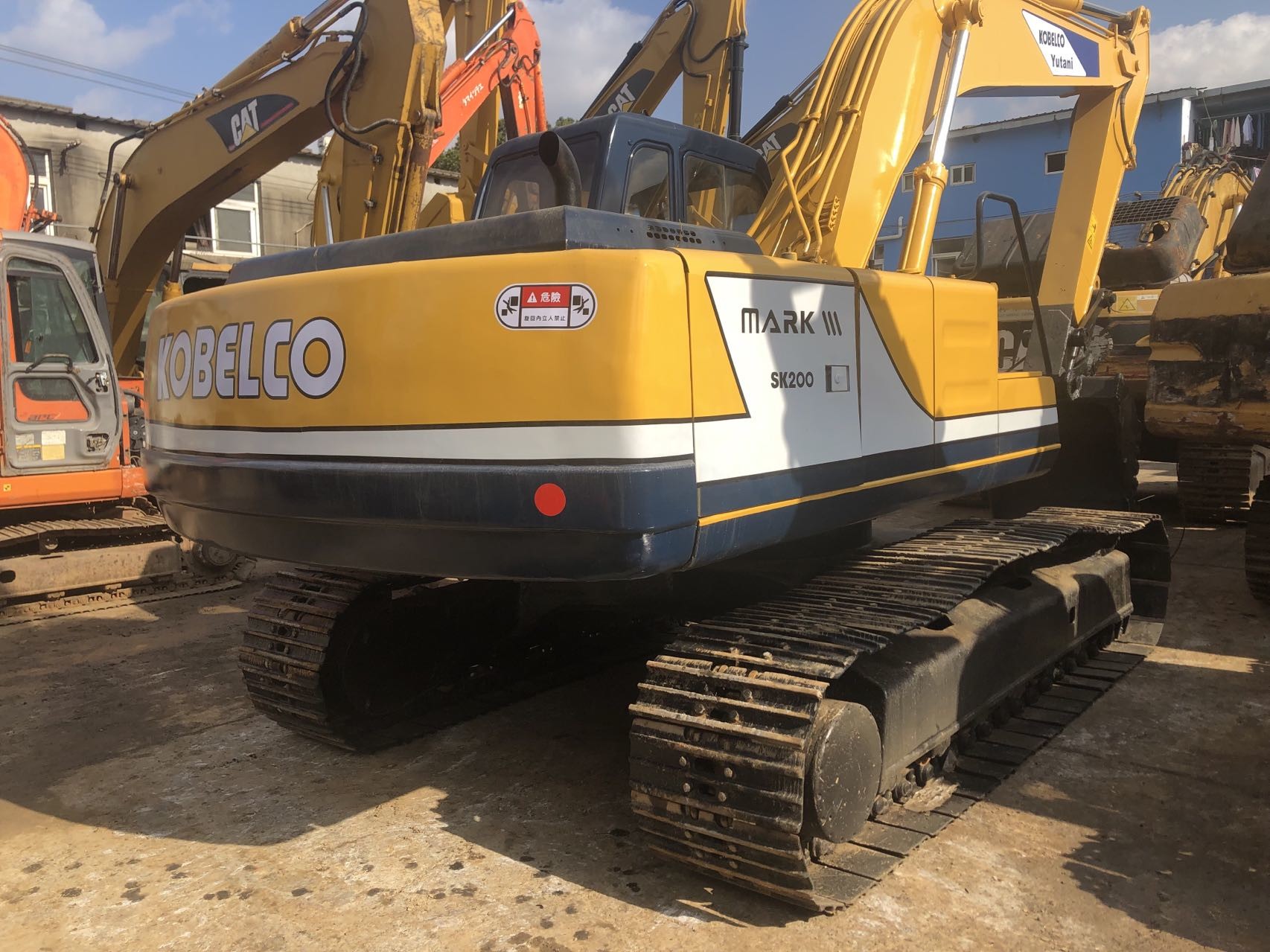 Crawler Type Used Kobelco Excavator SK200-3 SK200-4 SK200