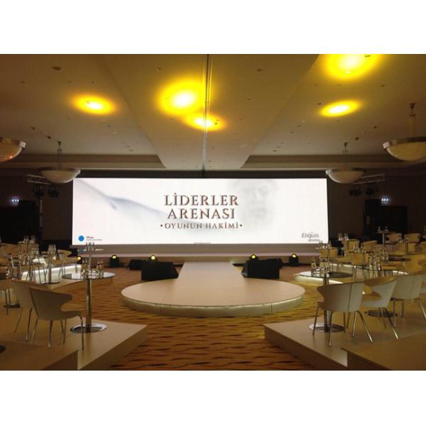 40Scan Video Wall Curved Led Display 64*48cm 3840Hz