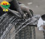 BTO-18 Galvanized Steel Concertina Razor Wire Fence for Military Defense and