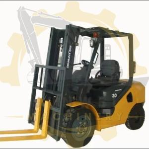 China Used Komatsu Forklift 4000 kg 2 Tons 3 Tons 5 Tons Japan ISUZU Engine Performance wholesale