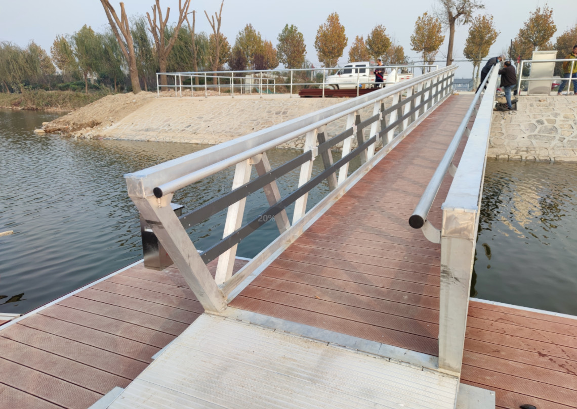 300kgs/Sqm Loading Capacity Aluminum Alloy Gangway Ramps Floating Bridge Pontoon Marina Dock With Bolts And Nuts
