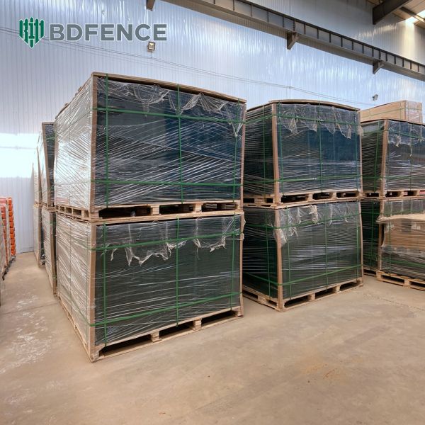 3000mm Airport Curvy Welded Wire Mesh Panel Easily Assembled Garden Boundary Wall Security Iron Fencing