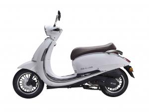 China CE EEC DOT 2 Stroke 4 Stroke 50 125 150CC Gas Powered Motor Scooters Eivissa kingly way on sale