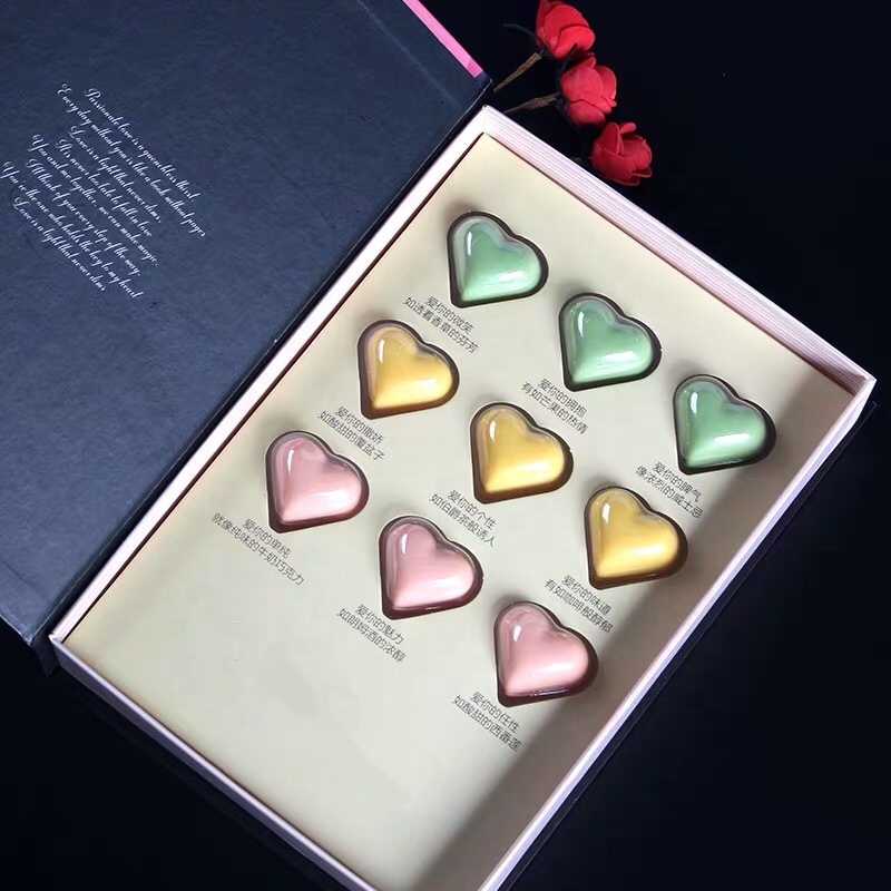 Custom Ribbon Gift Box 9-Piece Heart-Shaped Chocolate Box for Sale on Valentine's Day