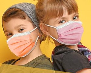 China Non Sterilization 3 Layer Earloop Disposable Face Mask for Kids Teens 14.5*9.5 Cm wholesale