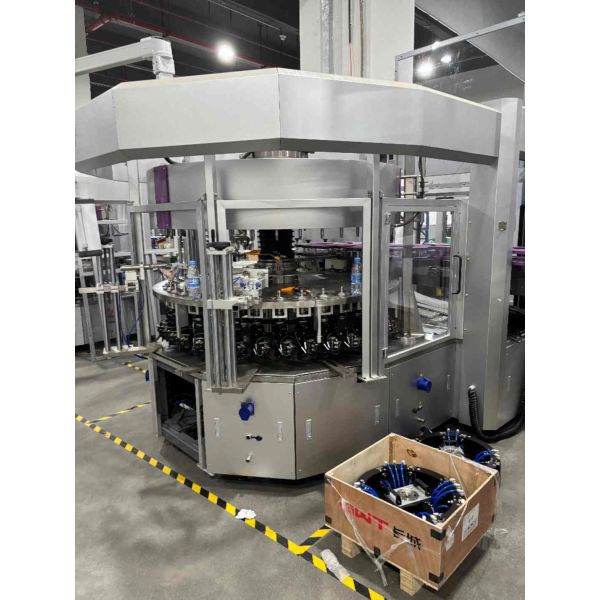 High Precision Automatic Sticker Labeler for Rectangular Plastic Containers