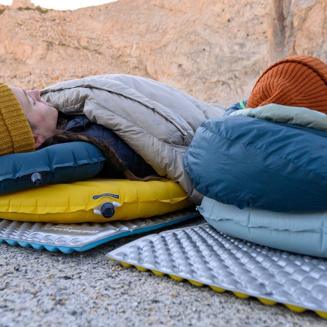 Outdoor Foam Camping Mat , Foam Sleeping Pad Backpacking Hexagonal Egg Nest Design
