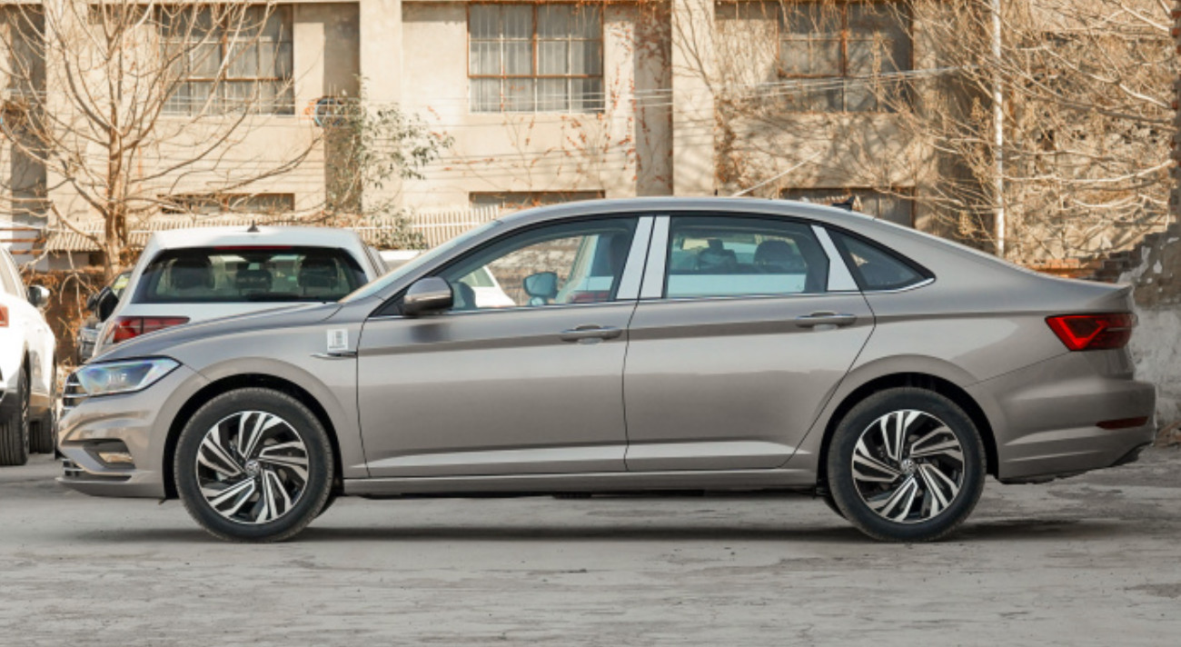 Sagitar 2022 200TSI DSG Flyover Edition Compact Car Openable Panoramic Sunroof