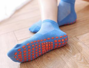 China custom made anti slip indoor trampoline grip socks for child wholesale