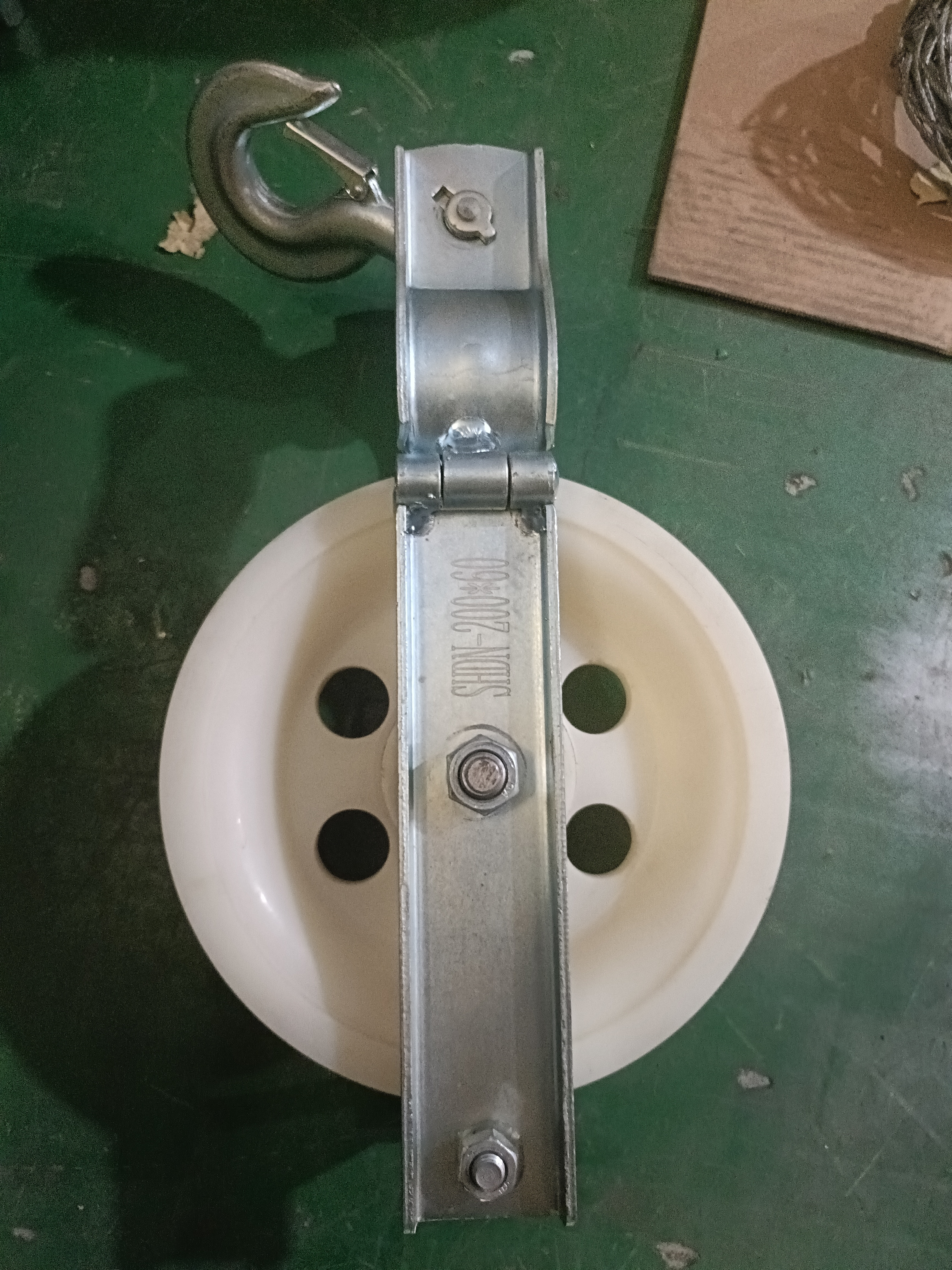 5-20KN Rated Load Single Sheave Stringing Block with Ball Bearing Mounted Lightweight Aluminum or Nylon Sheave