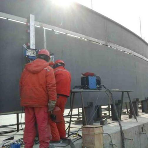 MAG Welding Tractor for Circumferential and Vertical Seams of Oil Tank