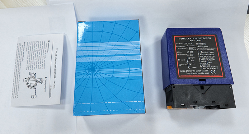 High Sensitivity Vehicle Loop Detector with Adjustable Sensitivity for Barrier Gates in Wide Temperature Range