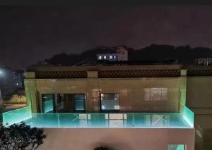 China Outdoor Aluminum U Channel Glass Railing Lightweight With LED Light ‌ wholesale